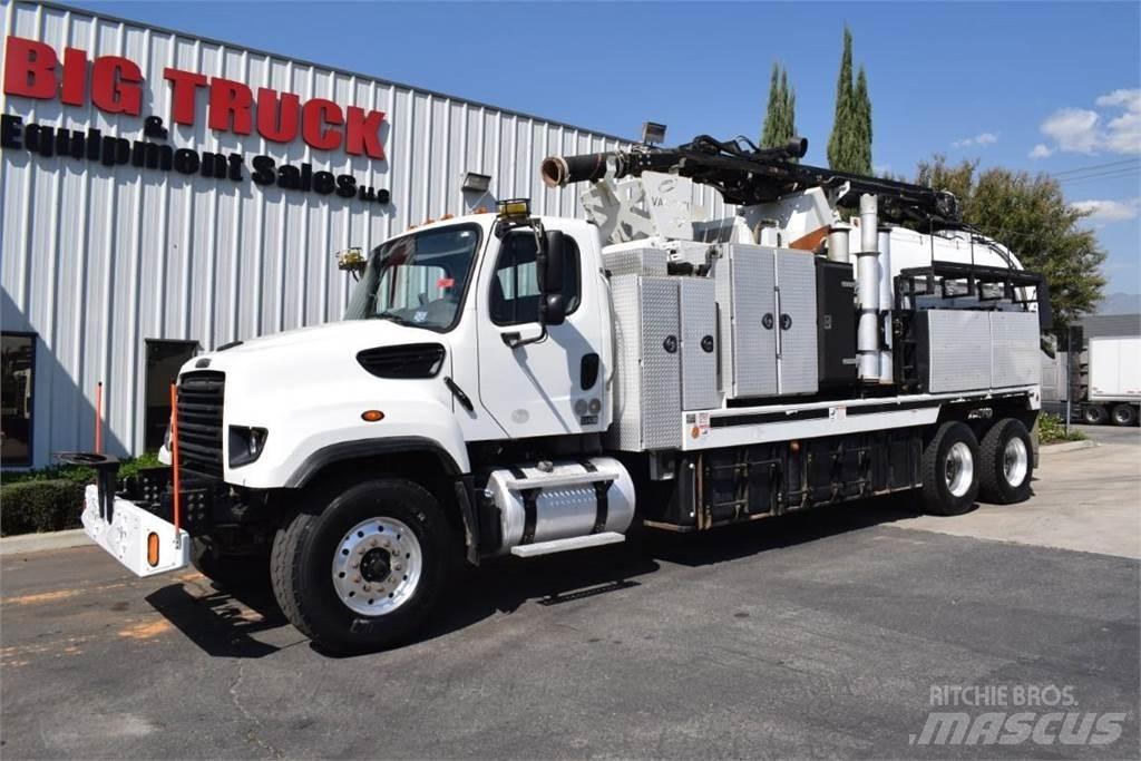Freightliner 114SD Вантажівки-цистерни