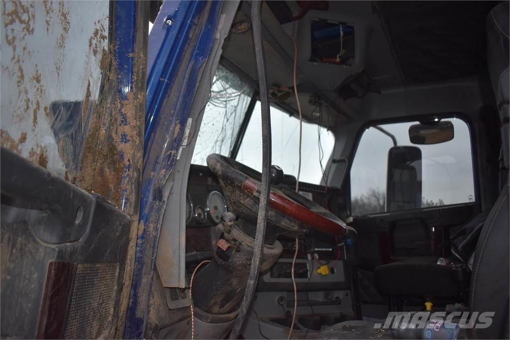 Freightliner 122SD Самоскиди