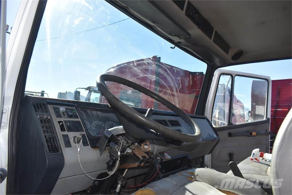 Freightliner FL60 Самоскиди