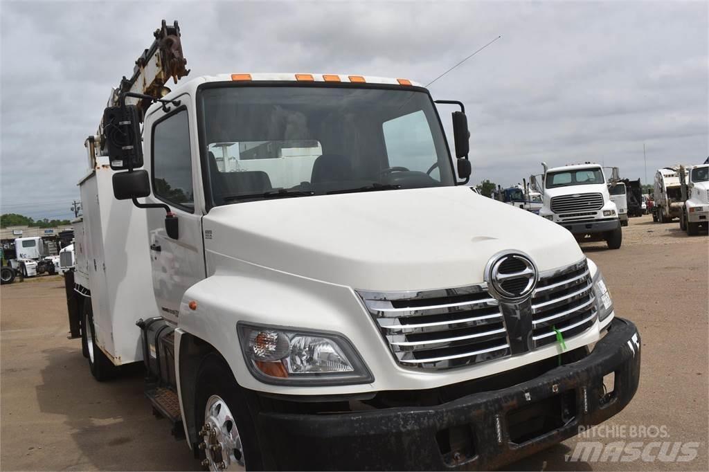 Hino 338 Комунальні автомобілі / автомобілі загального призначення
