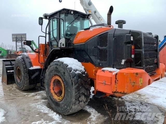 Hitachi ZW250-6 Фронтальні навантажувачі