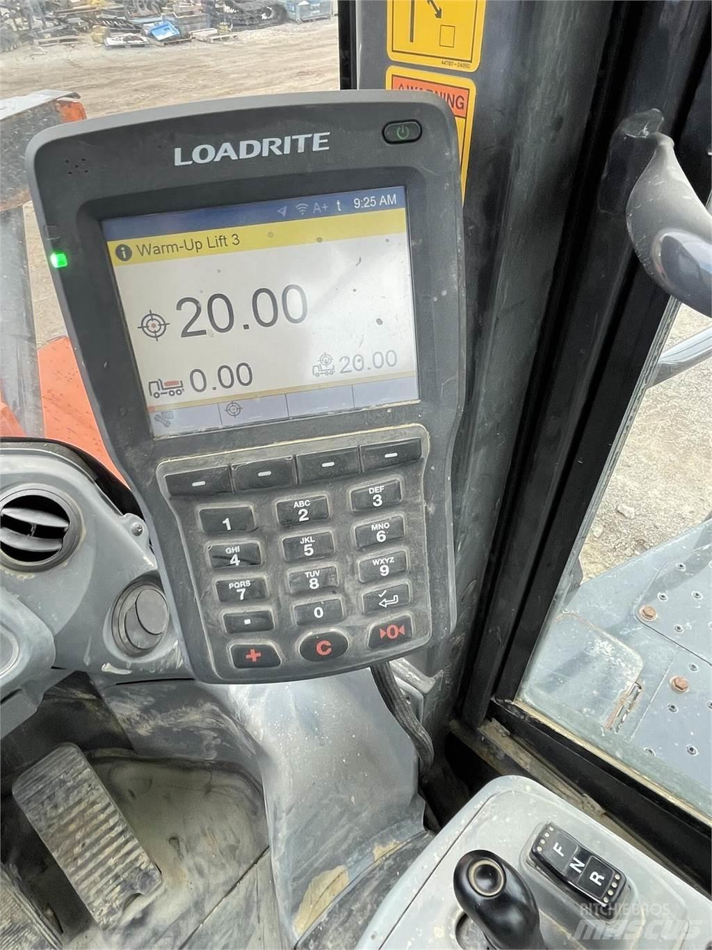 Hitachi ZW370-6 Фронтальні навантажувачі