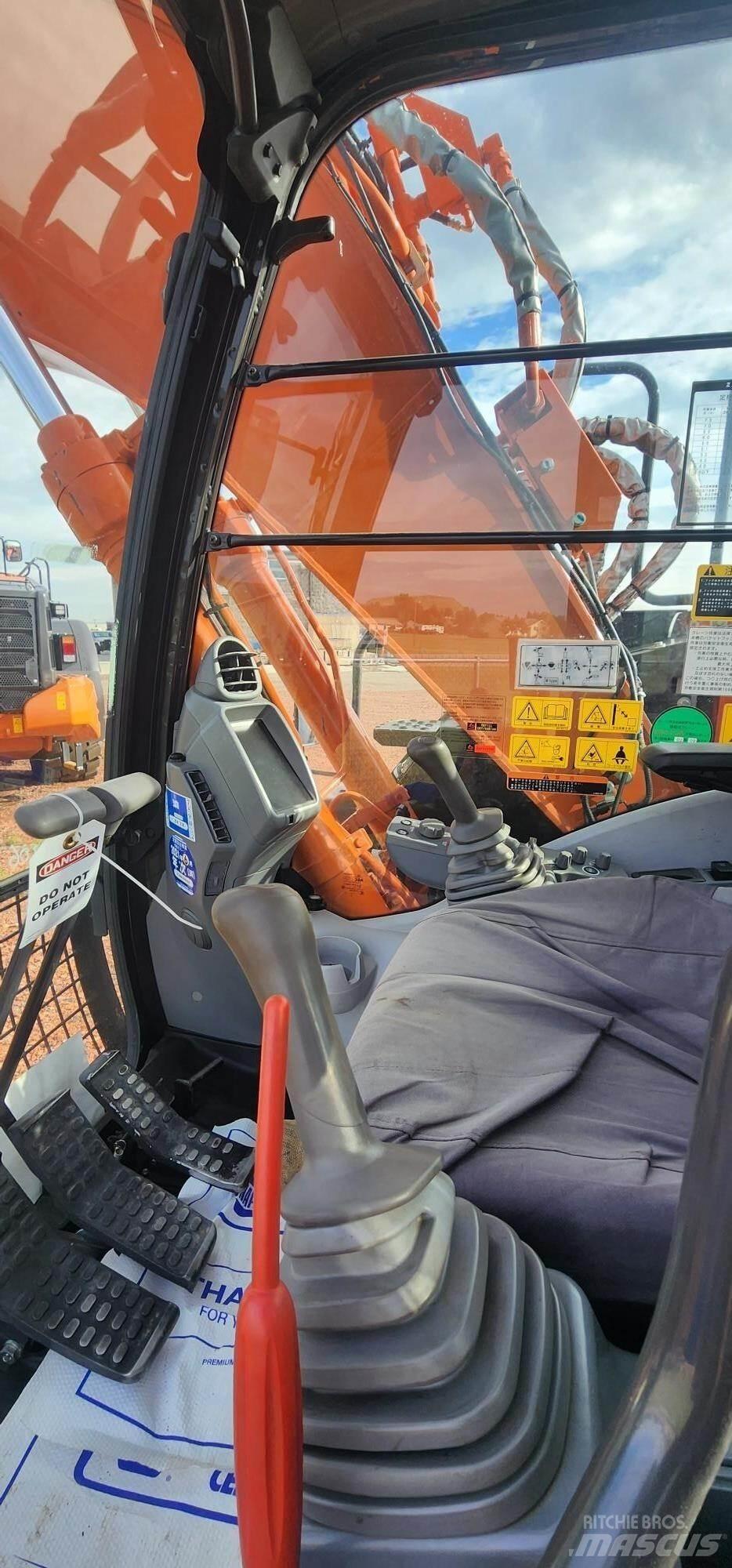 Hitachi ZX135US-6 Гусеничні екскаватори