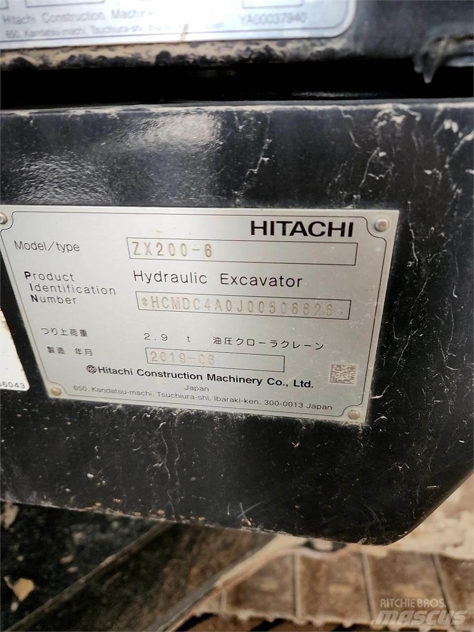 Hitachi ZX200-6 Гусеничні екскаватори