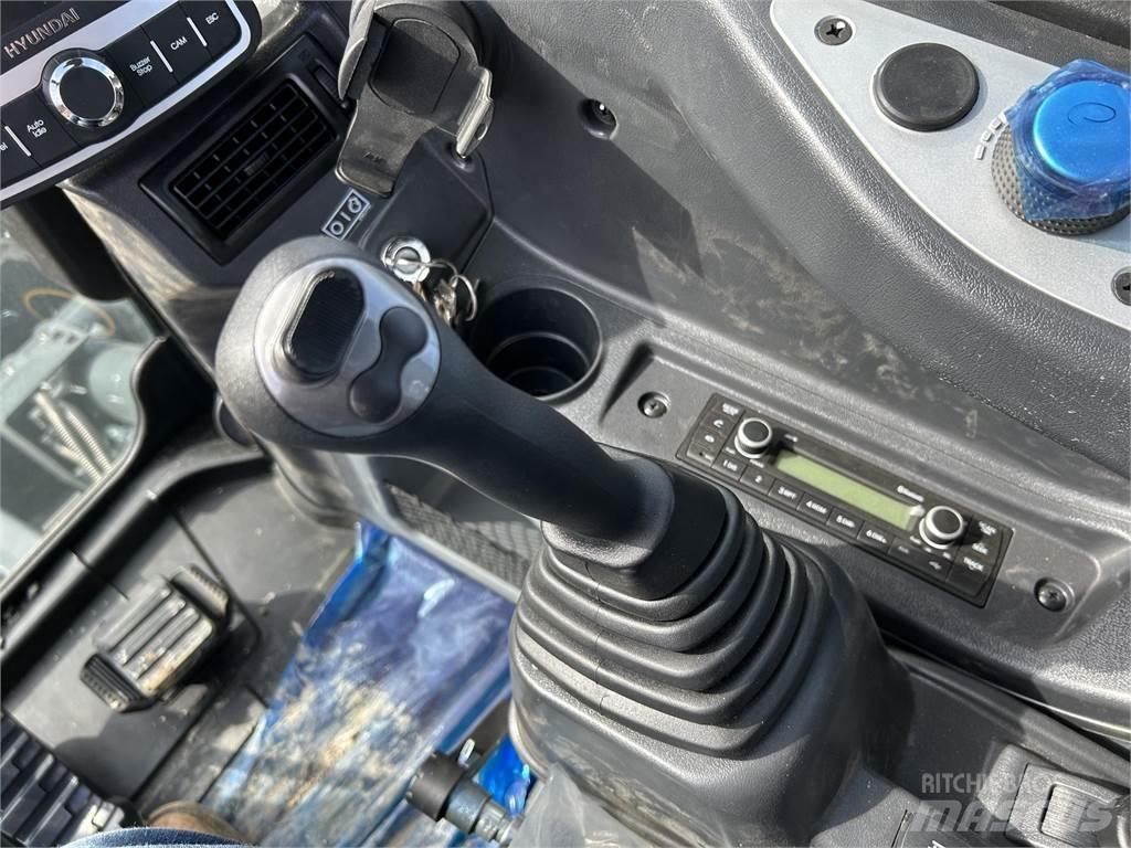 Hyundai HX85A Гусеничні екскаватори