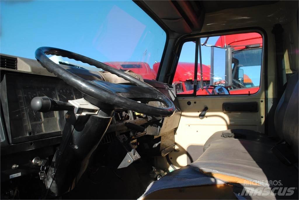 International 4700 Автокрани