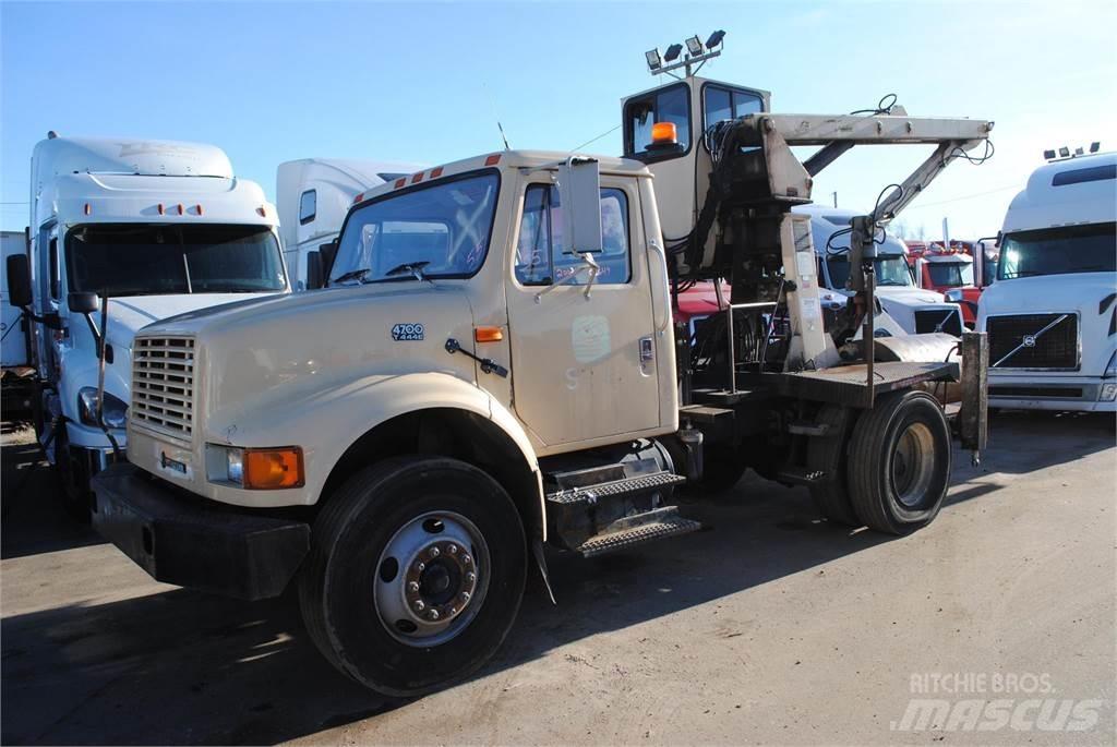 International 4700 Автокрани