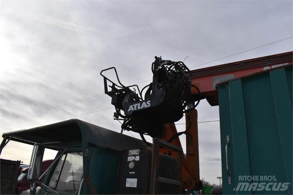 International 4700 Автокрани