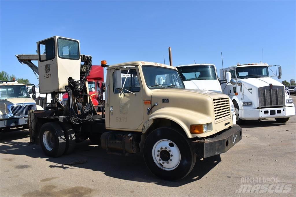 International 4700 Автокрани