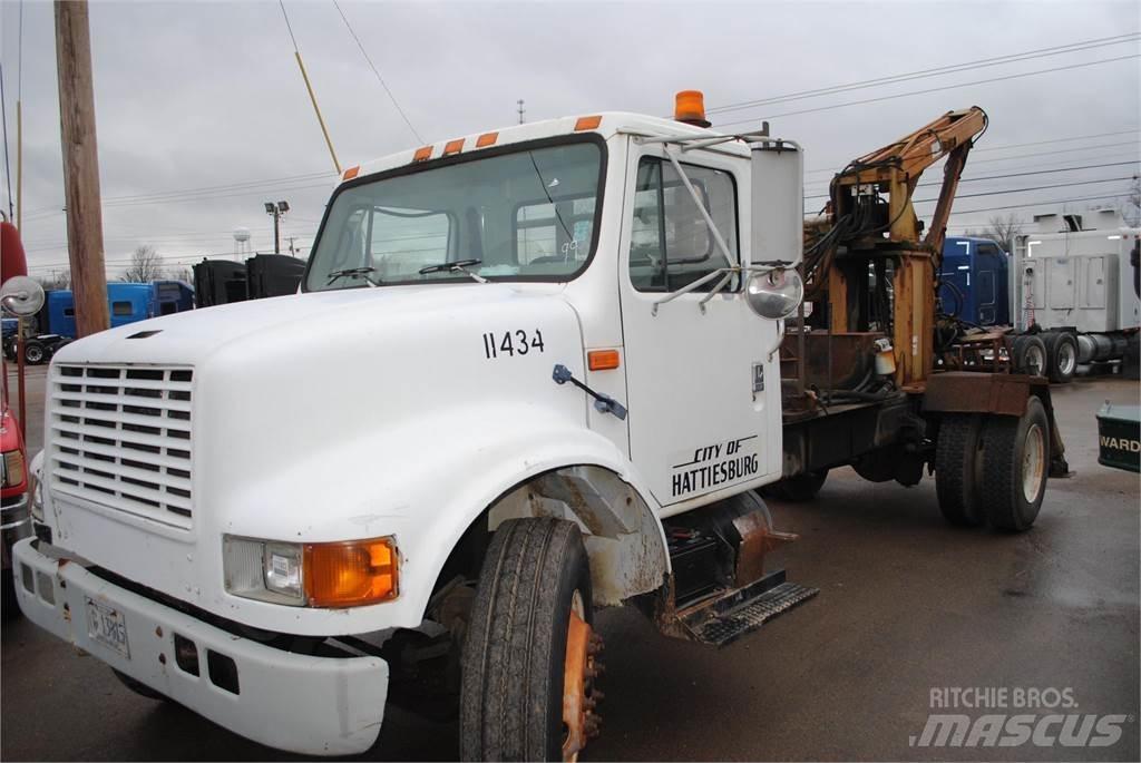 International 4700 Автокрани
