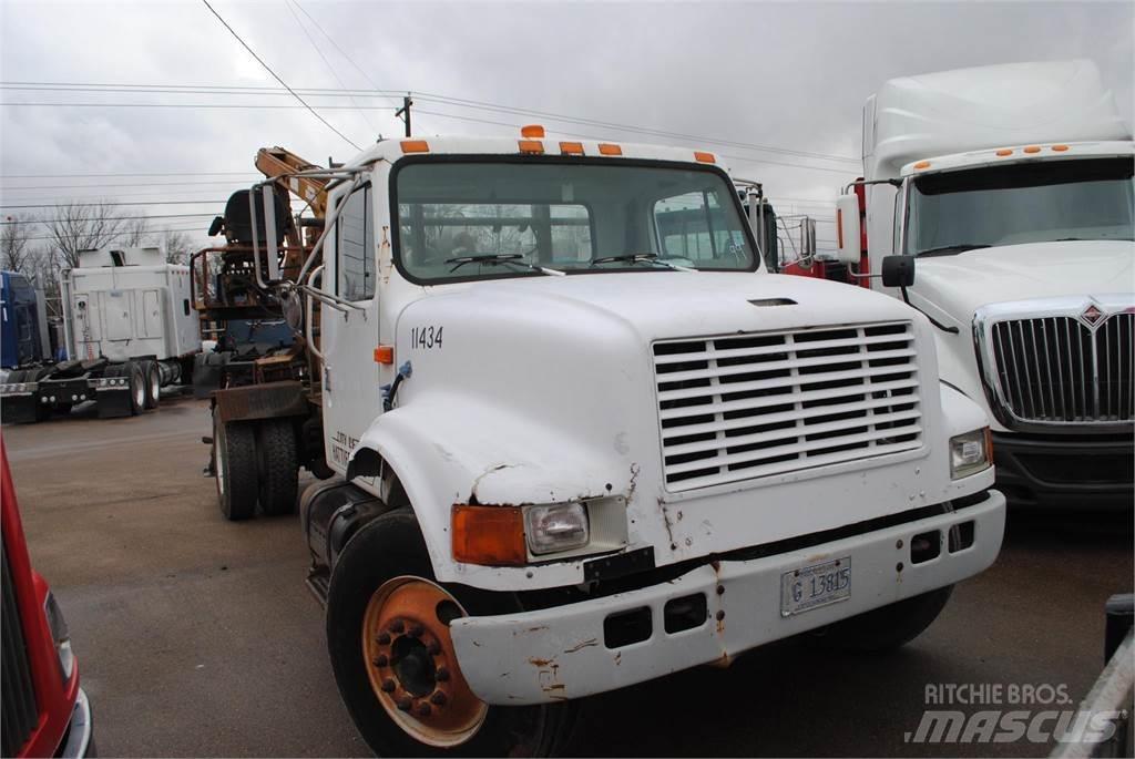 International 4700 Автокрани