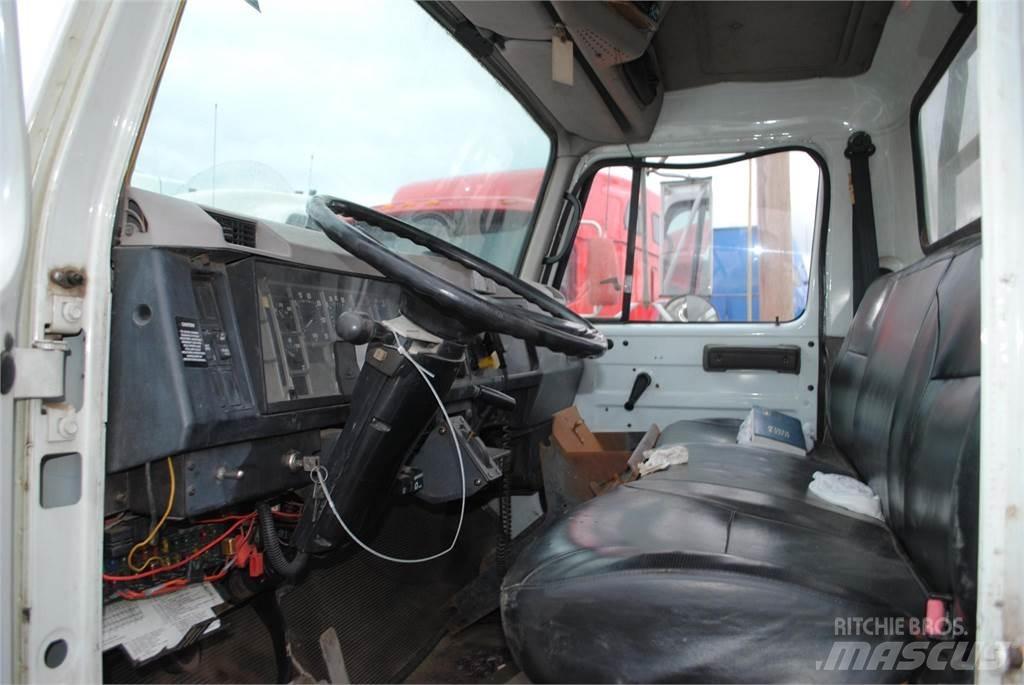 International 4700 Автокрани