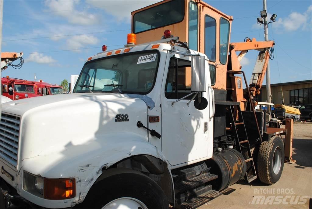 International 4700 Автокрани