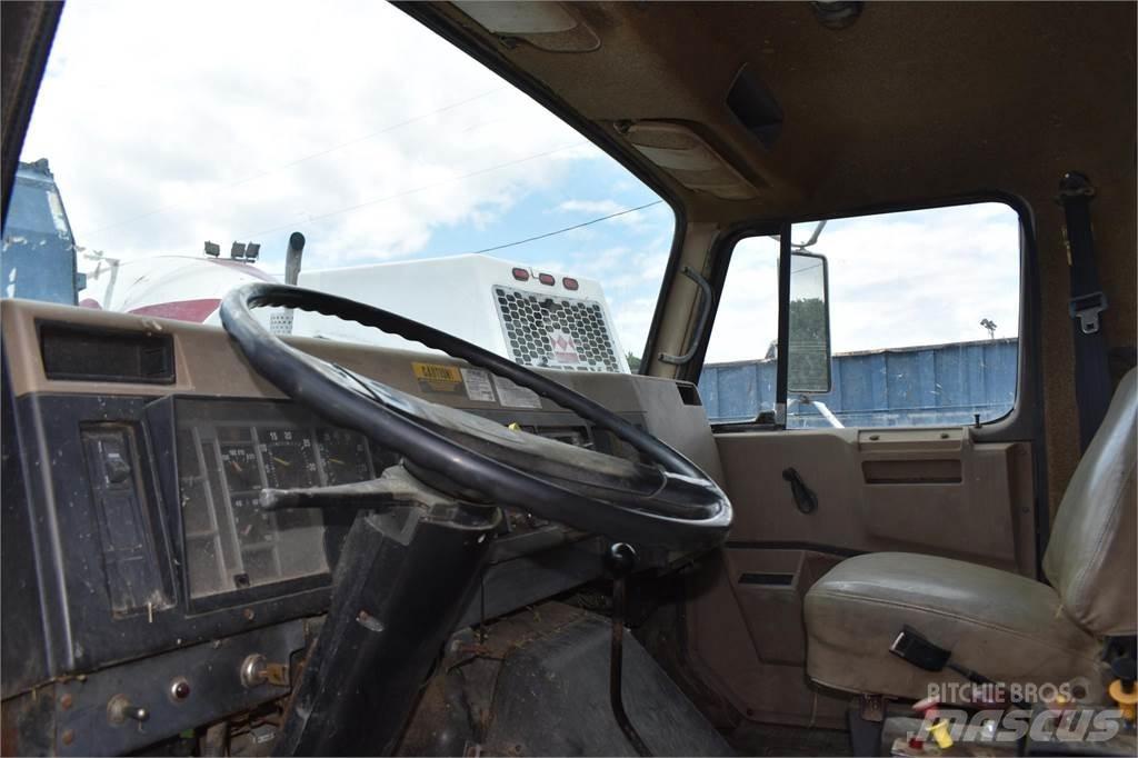 International 4900 Самоскиди