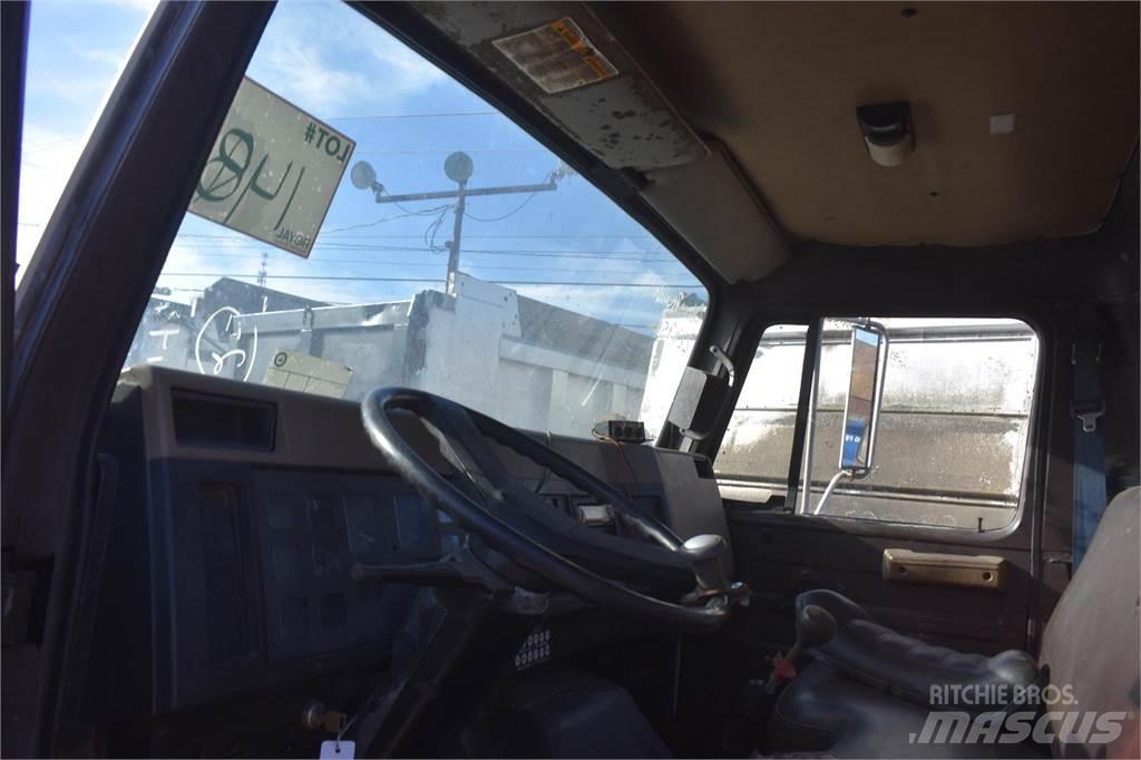 International 4900 Автокрани