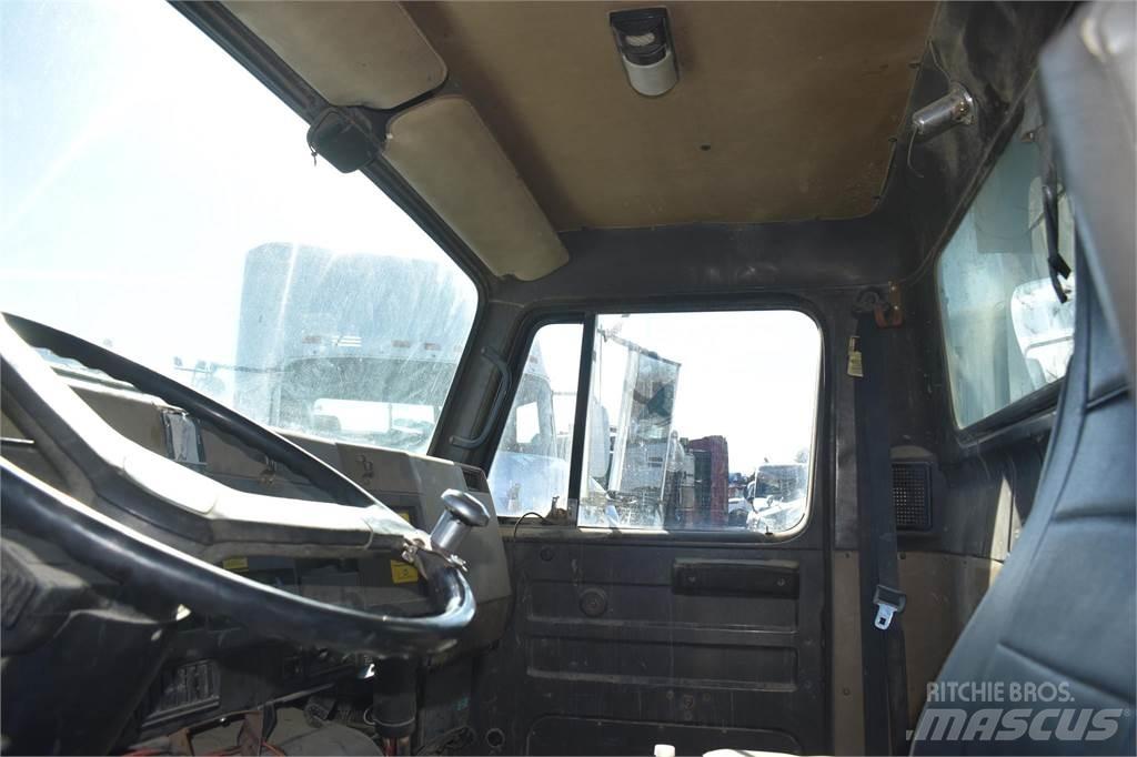 International 4900 Самоскиди