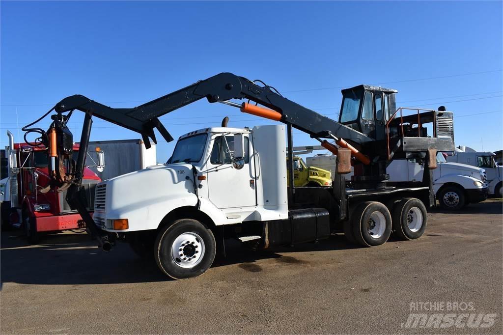 International 8200 Автокрани