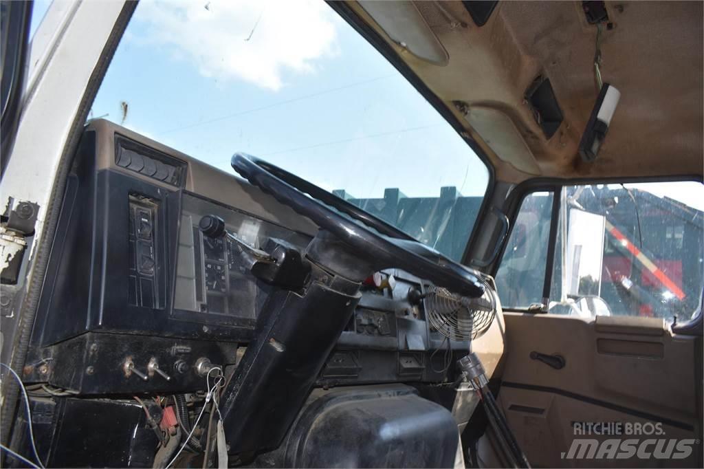 International 8200 Вантажівки-цистерни