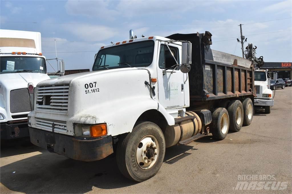 International 8200 Самоскиди