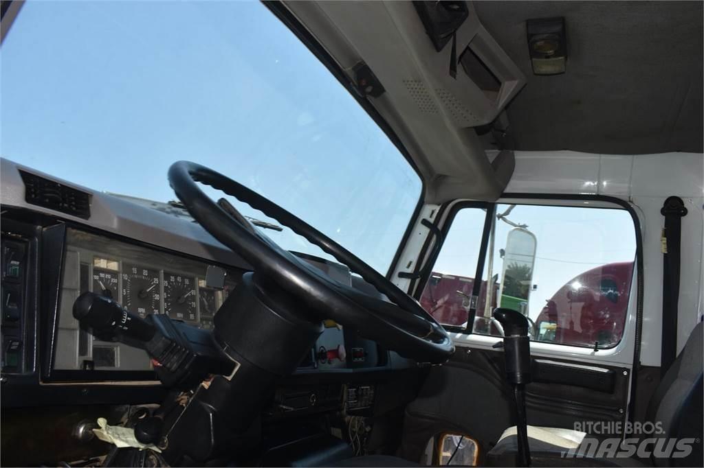 International 8200 Самоскиди