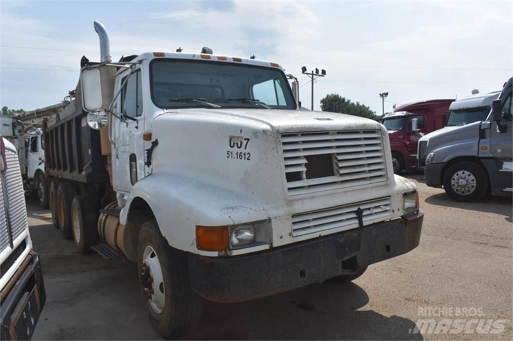 International 8200 Самоскиди