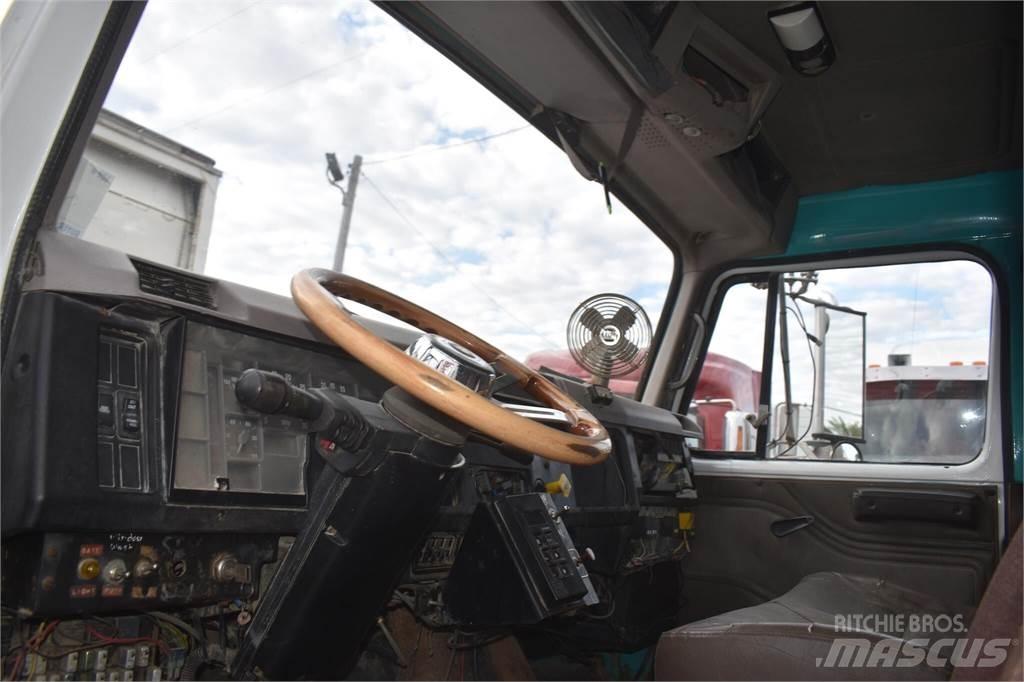 International S2600 Самоскиди