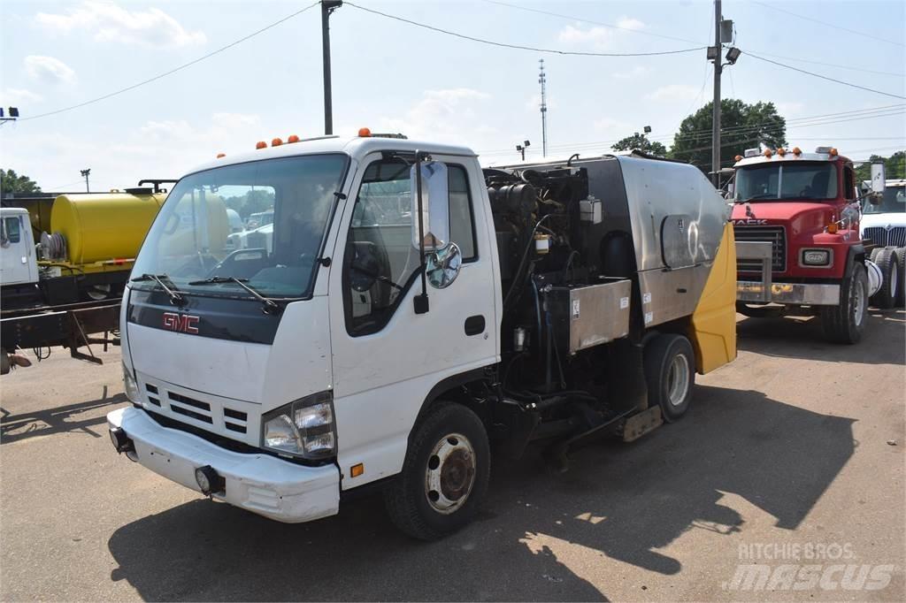Isuzu NPR Прибиральні машини