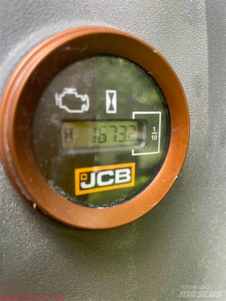 JCB 131X LC Гусеничні екскаватори