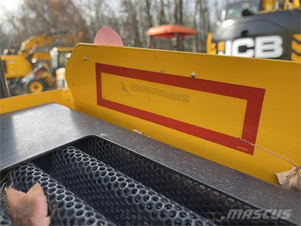 JCB 270T Міні-навантажувачі