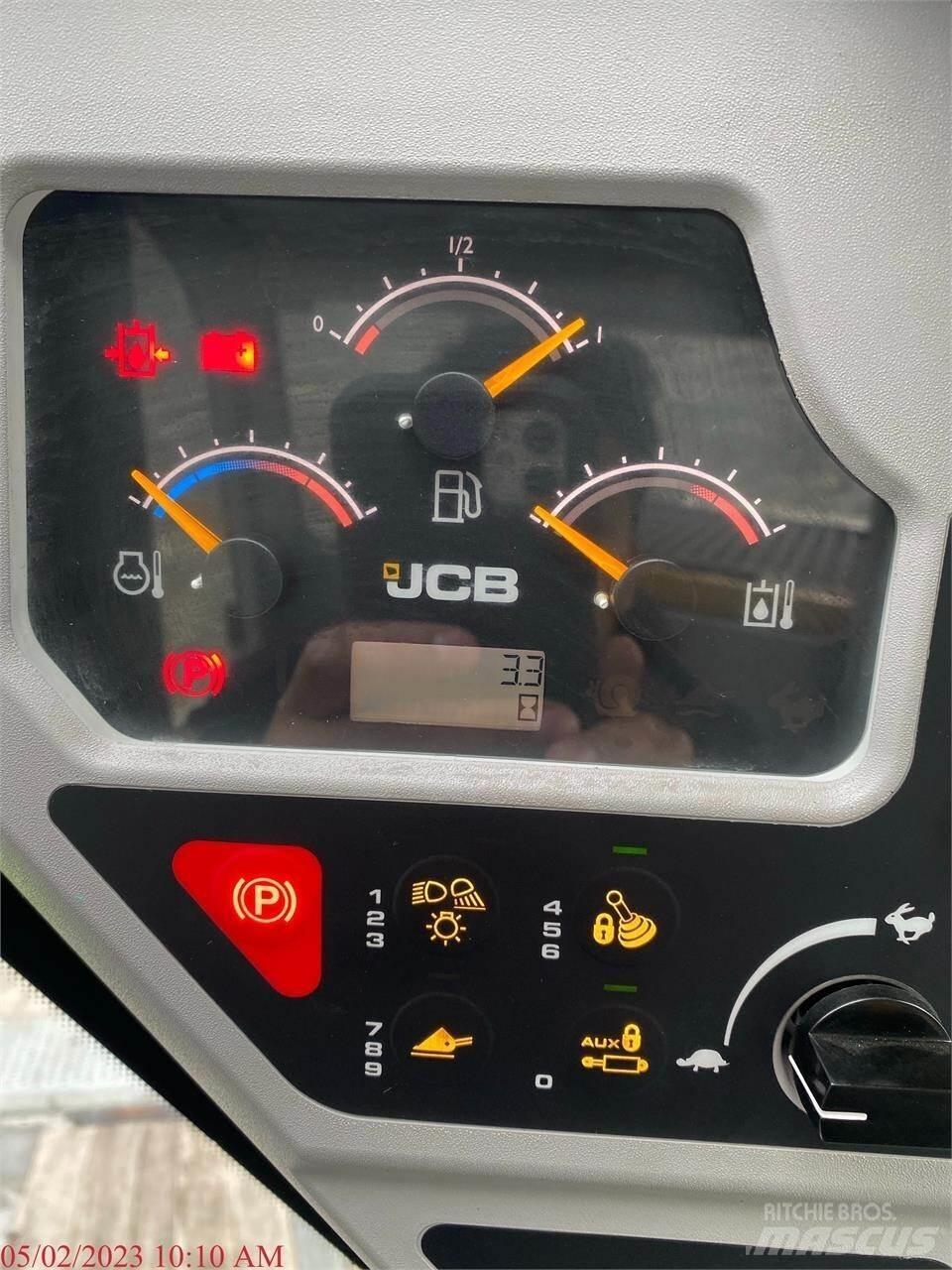 JCB 300 Міні-навантажувачі