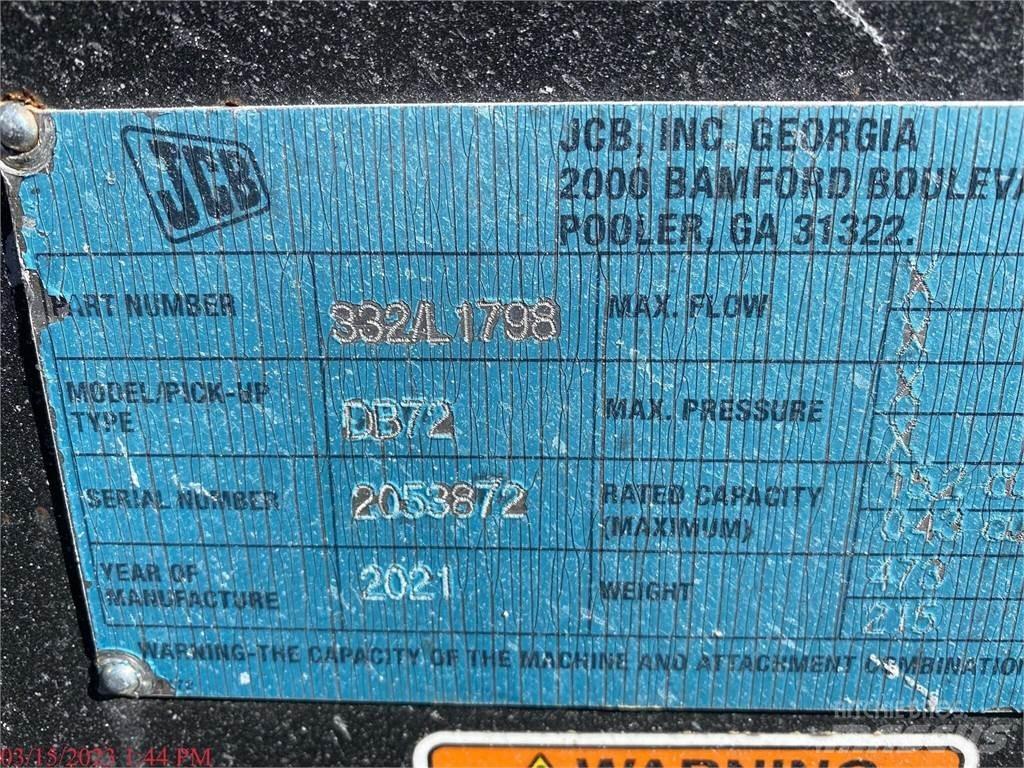 JCB 300 Міні-навантажувачі