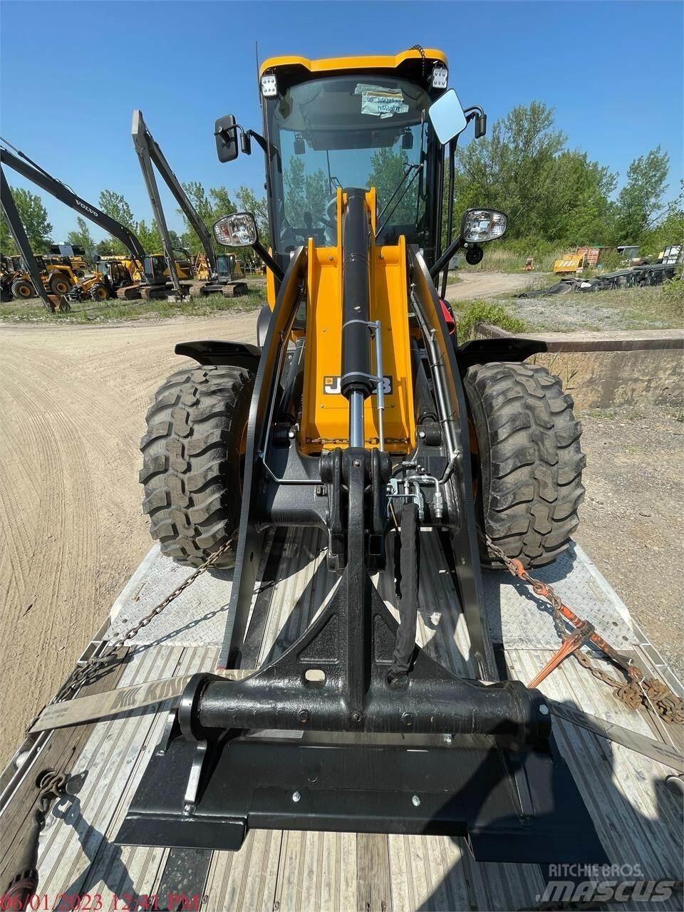 JCB 409 Фронтальні навантажувачі