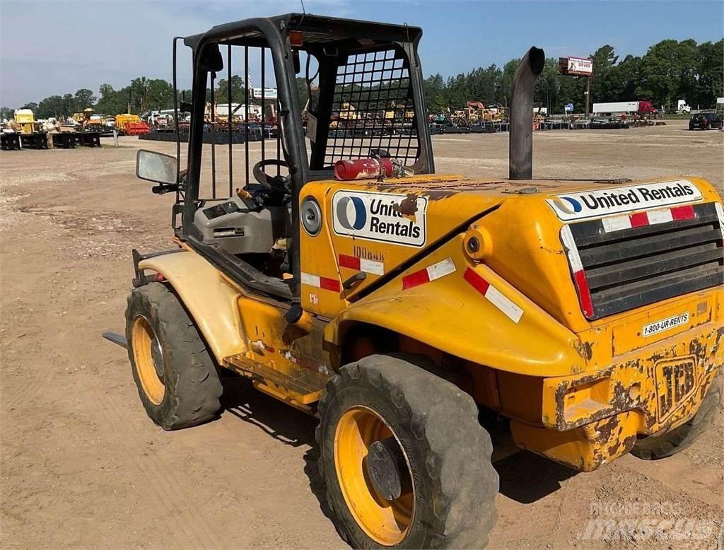 JCB 520 Телескопічні навантажувачі