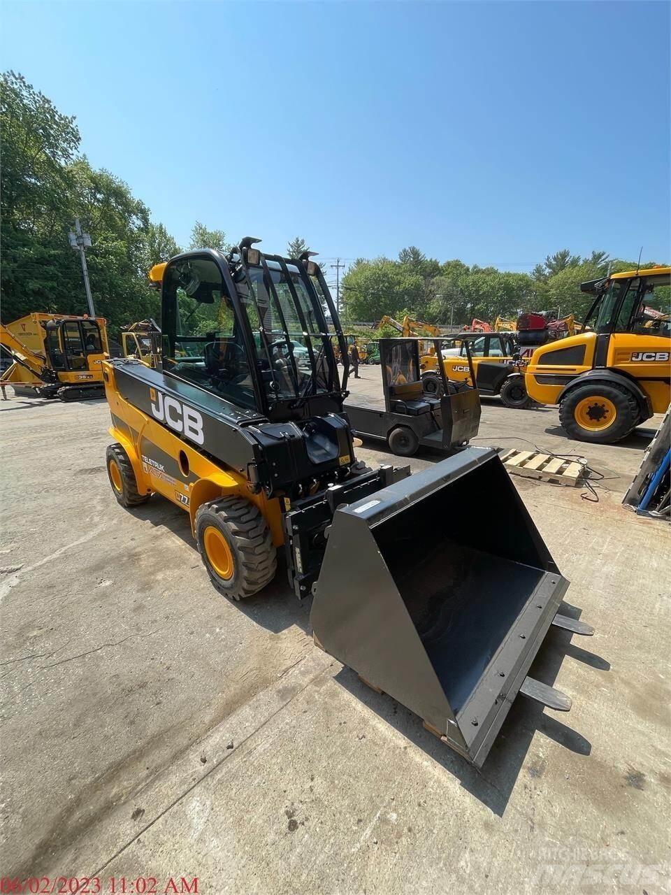 JCB 77-52D Телескопічні навантажувачі