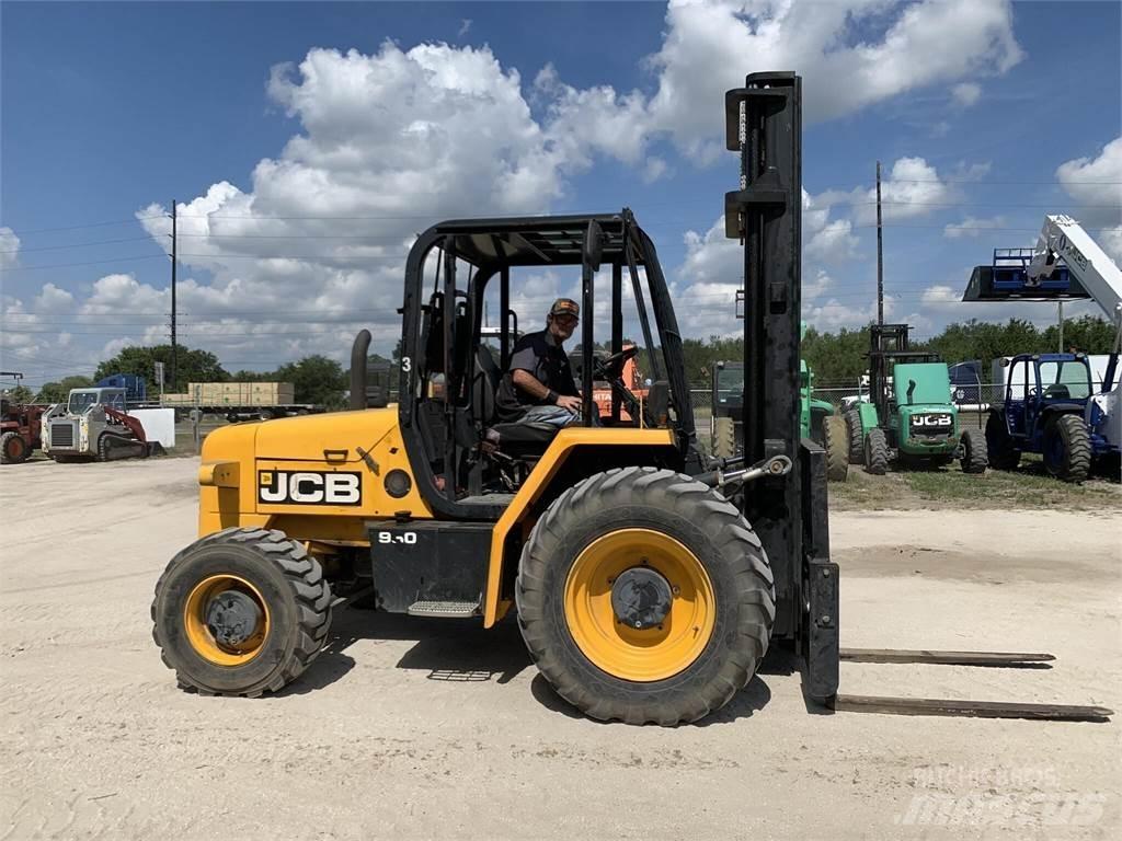 JCB 930 Навантажувачі підвищеної прохідності