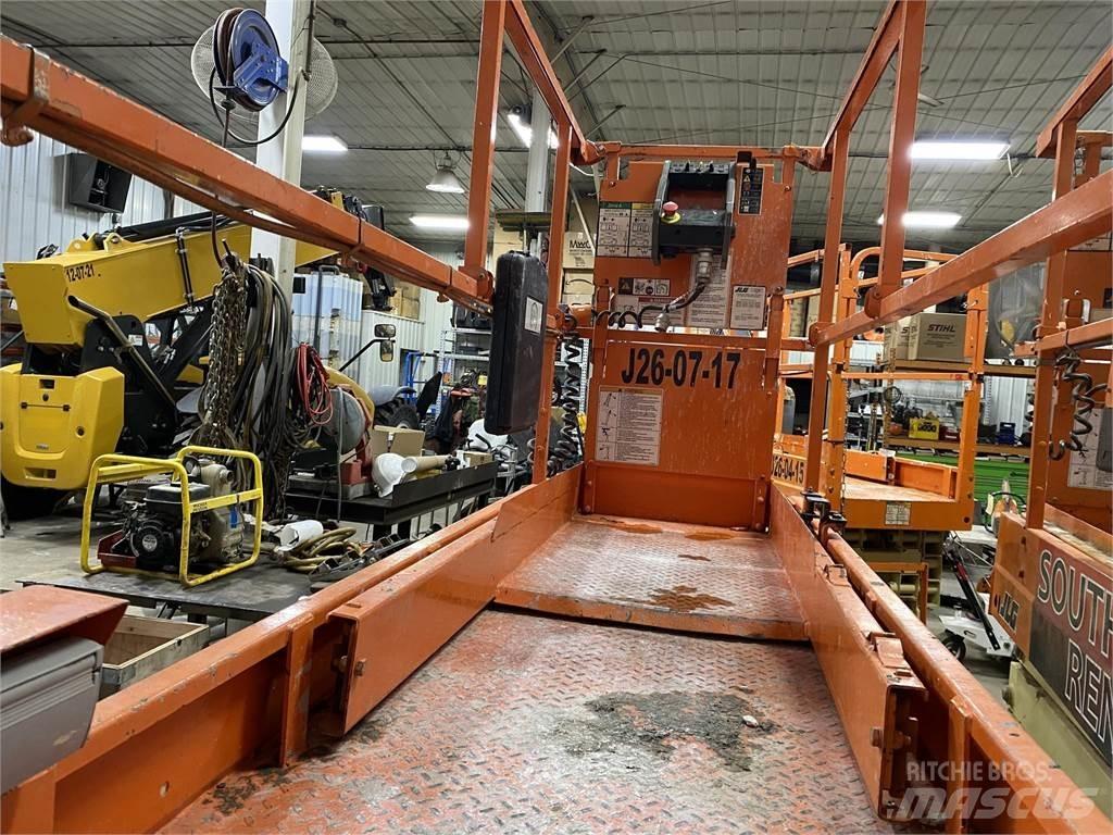 JLG 2632ES Підйомники-ножиці