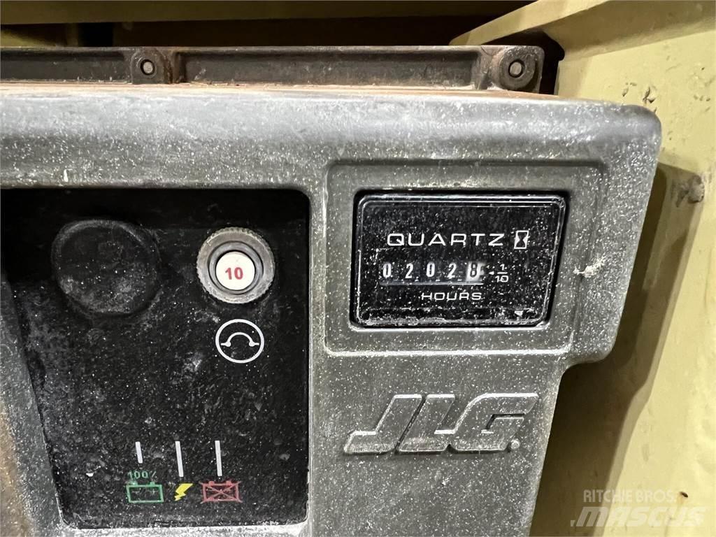 JLG 2632ES Підйомники-ножиці