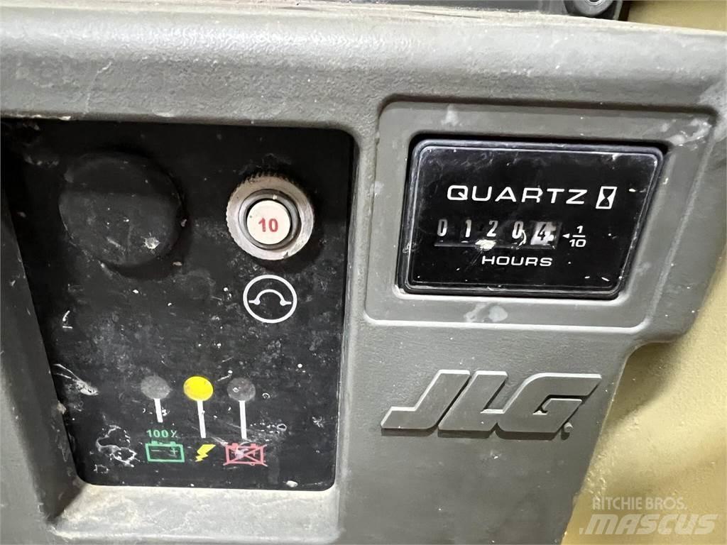 JLG 2632ES Підйомники-ножиці