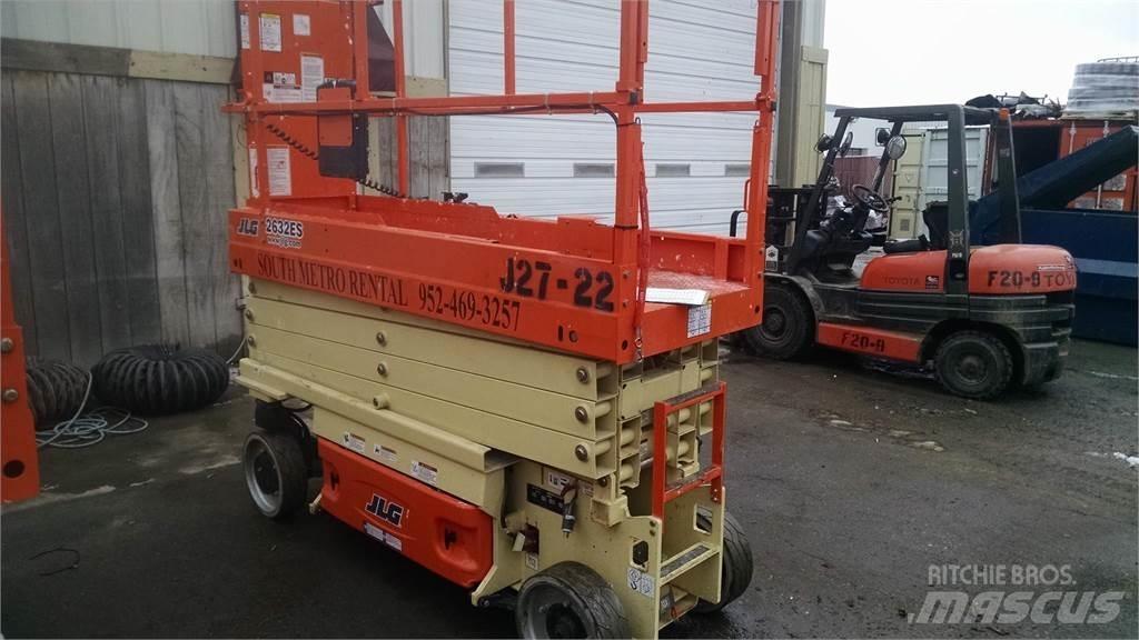 JLG 2632ES Підйомники-ножиці