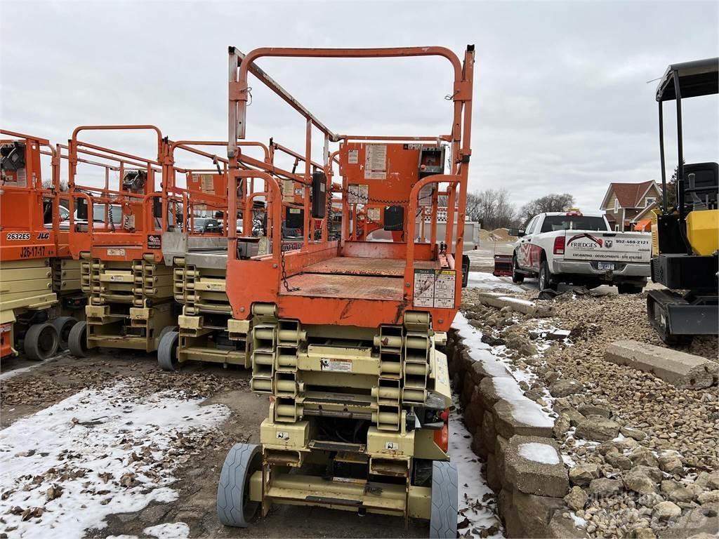 JLG 3246ES Підйомники-ножиці