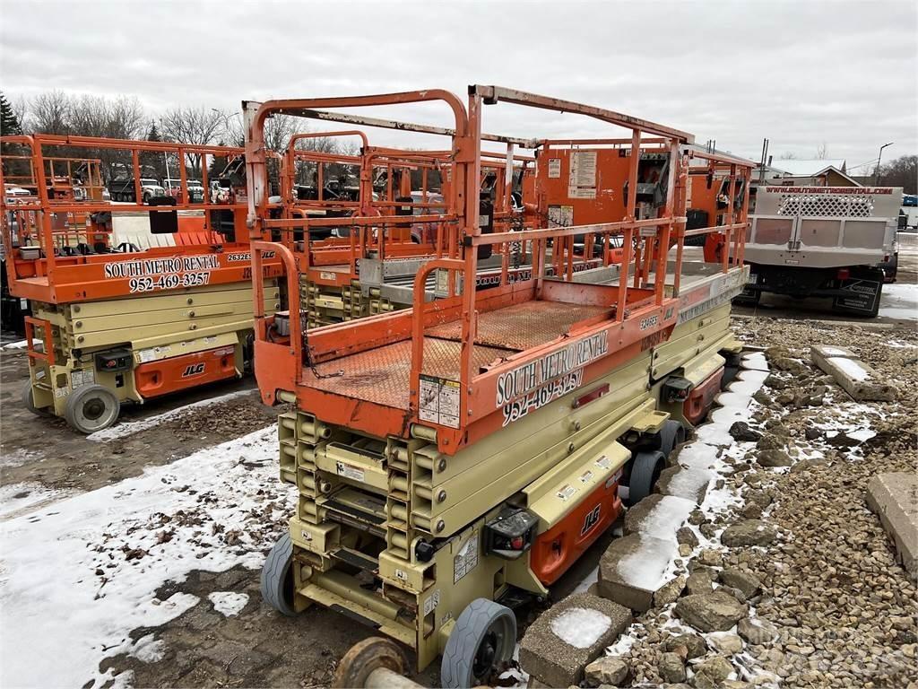 JLG 3246ES Підйомники-ножиці
