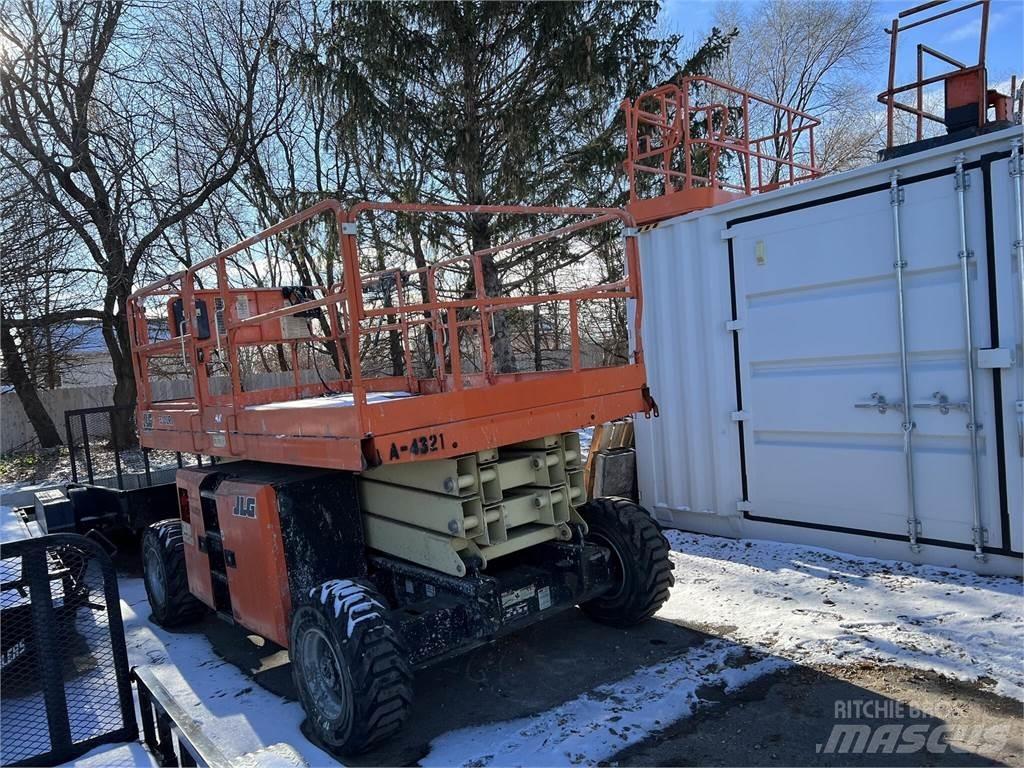 JLG 330LRT Підйомники-ножиці