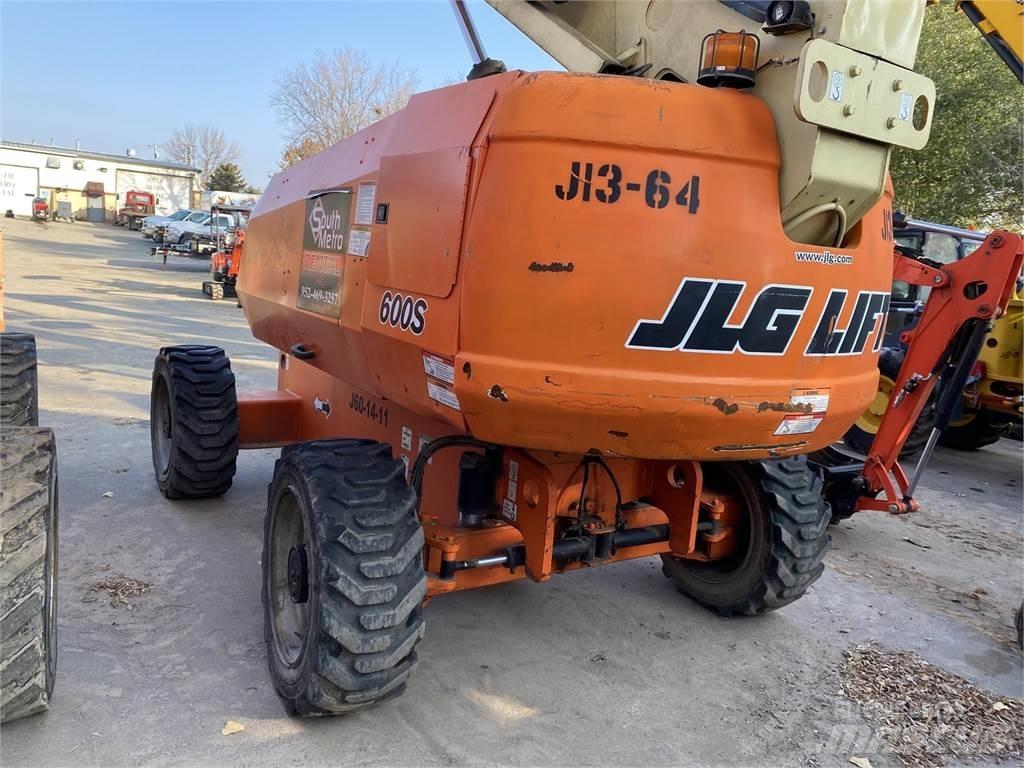 JLG 600S Телескопічні підйомники