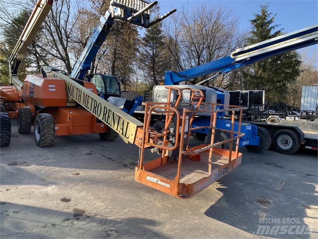 JLG 600S Телескопічні підйомники