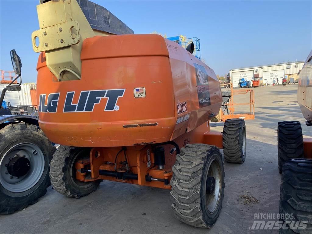 JLG 600S Телескопічні підйомники