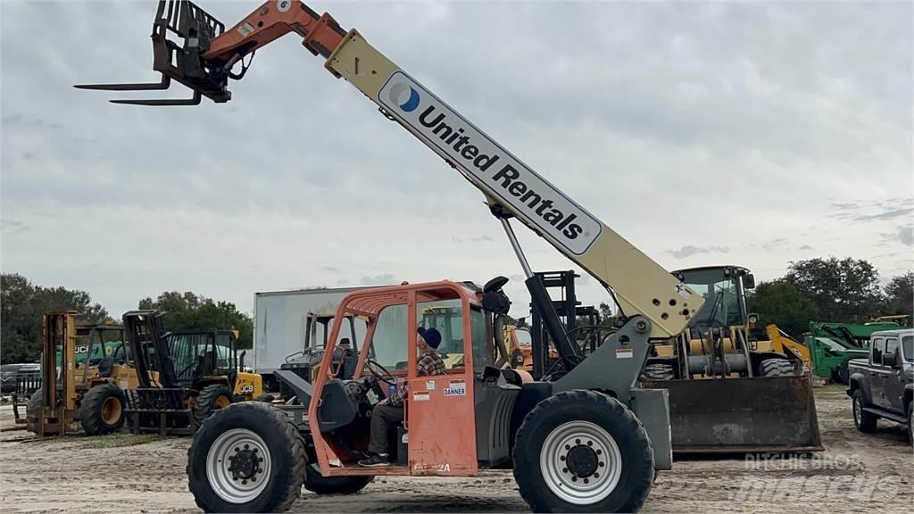 JLG G6-42A Телескопічні навантажувачі