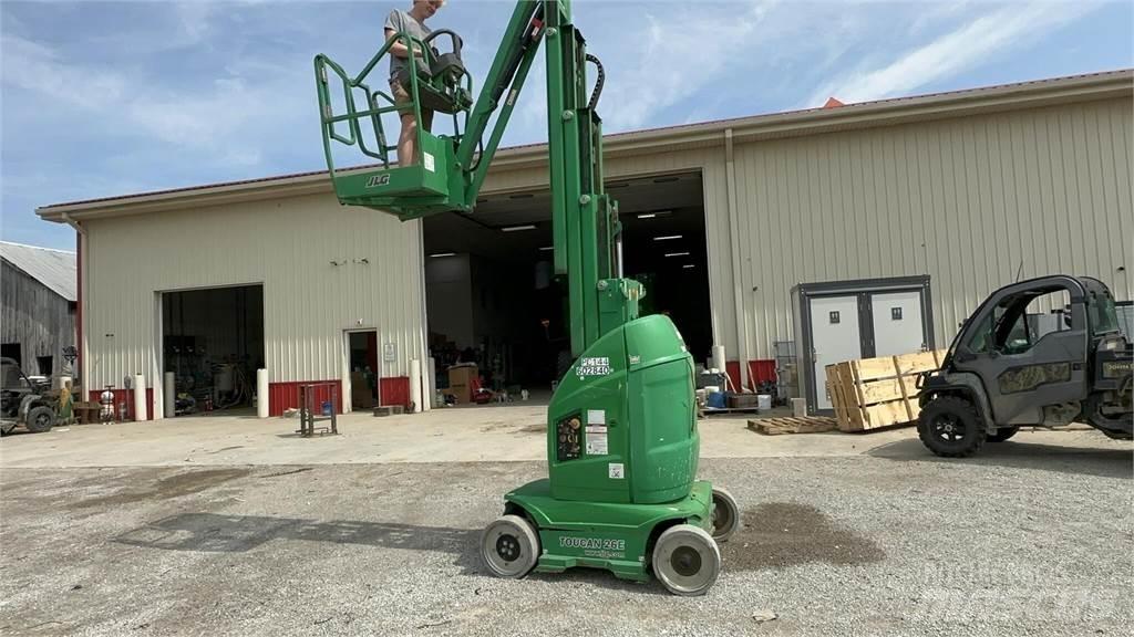 JLG TOUCAN 26E Вертикальні щоглові підйомники