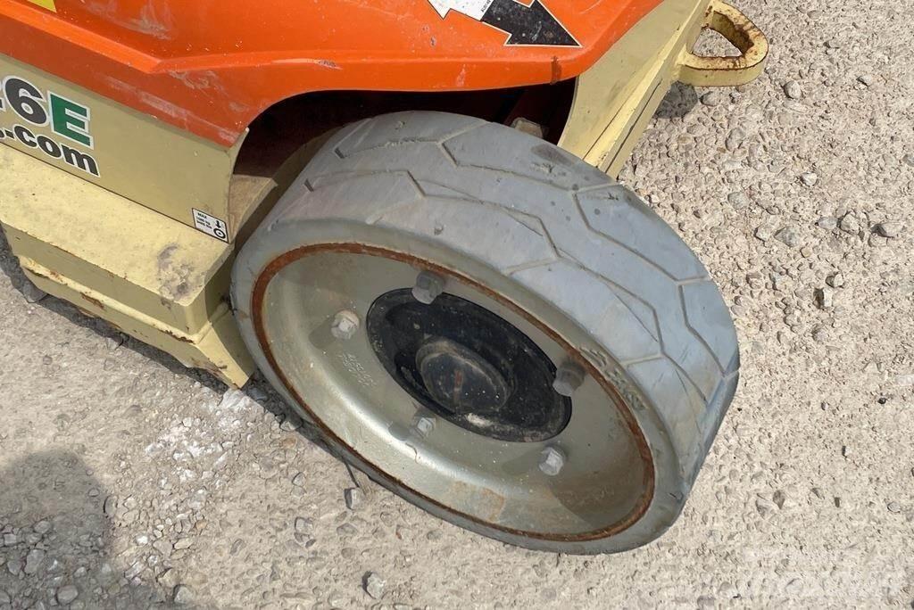 JLG TOUCAN 26E Вертикальні щоглові підйомники