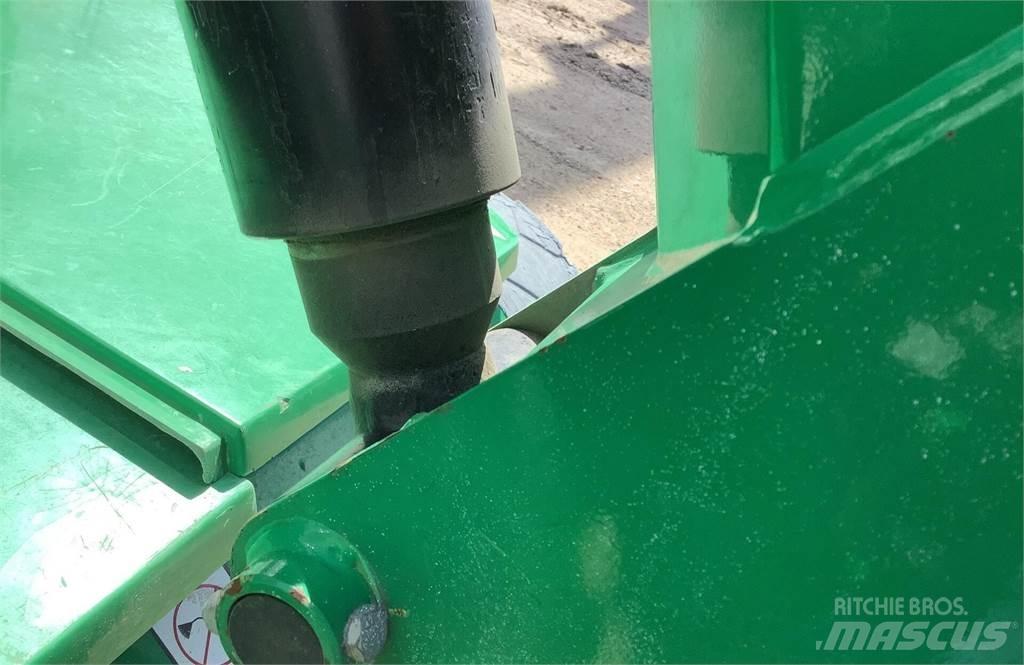JLG TOUCAN 32E Вертикальні щоглові підйомники