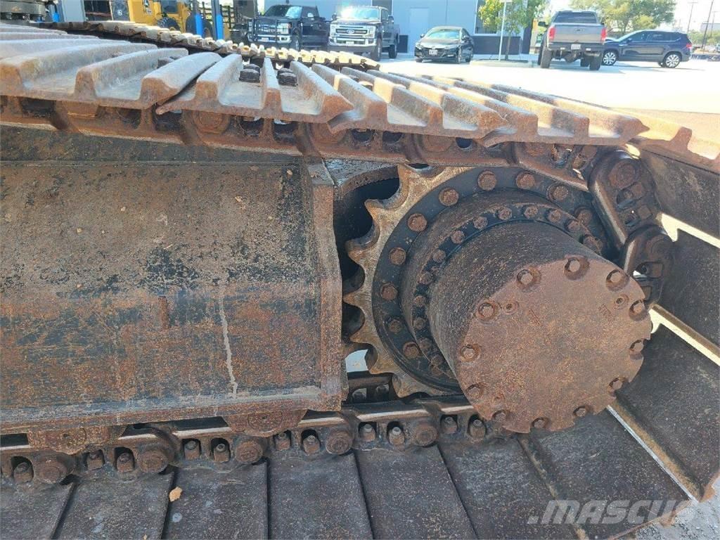 John Deere 210G LC Гусеничні екскаватори